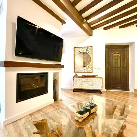 Casa De Pueblo En El Centro De Estepona, Plaza De Las Flores 펜션 *